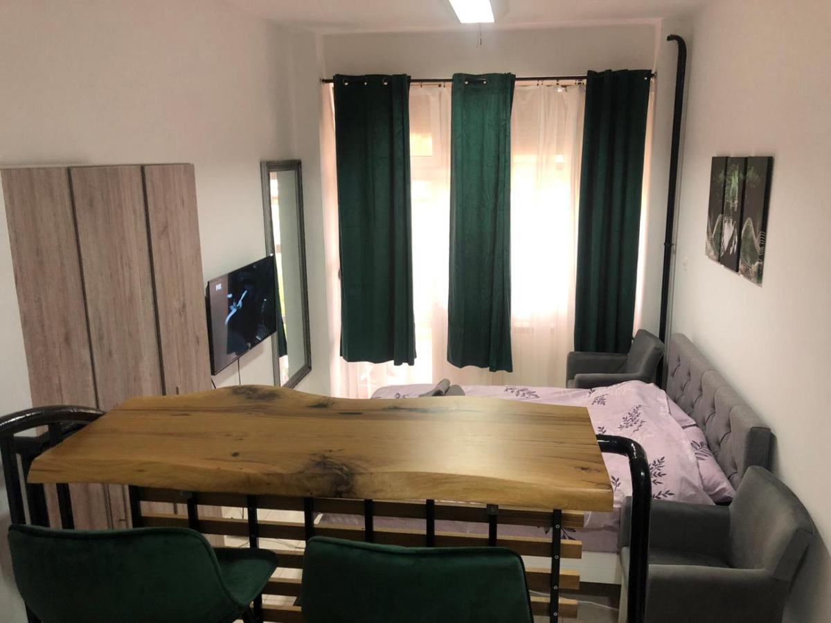 Kosa Apartment Bezanija Bagian luar foto